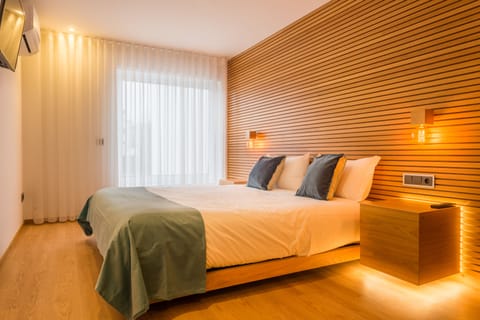 Apartment, 1 Bedroom | 1 bedroom, in-room safe, desk, laptop workspace