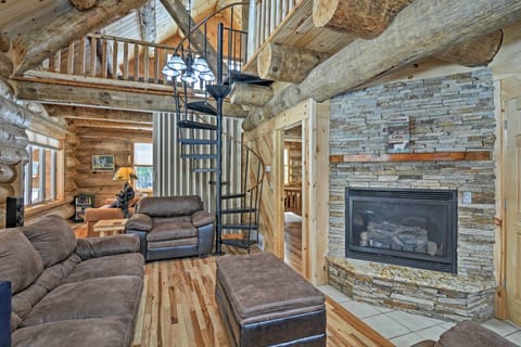 Tustin Vacation Rental | 2BR | 1BA | 1,620 Sq Ft | Stairs Required