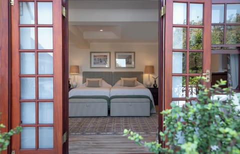 Deluxe Twin Room | In-room safe, free WiFi, bed sheets