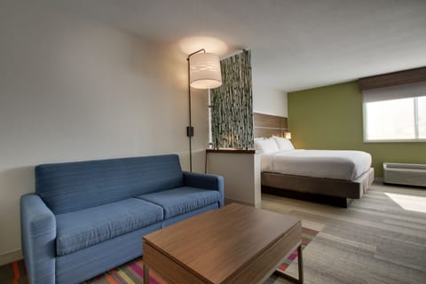 Suite, 1 King Bed, Non Smoking | Desk, iron/ironing board, free WiFi, bed sheets