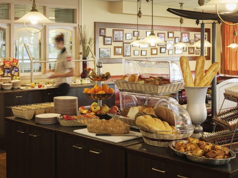 Daily buffet breakfast for a fee