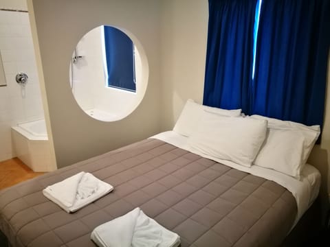Standard Suite, 1 Bedroom, Non Smoking, Bathtub | Blackout drapes, soundproofing, iron/ironing board, cribs (free)