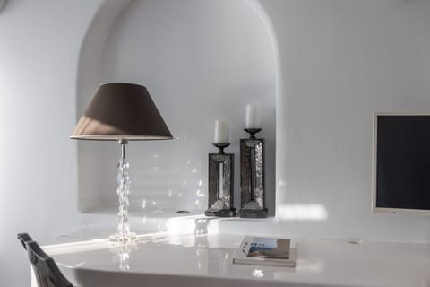 Suite (Harmony) | Premium bedding, memory foam beds, in-room safe, desk