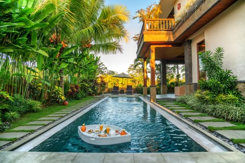 Private pool