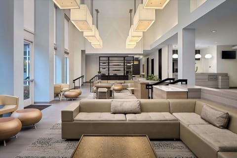 Lobby lounge