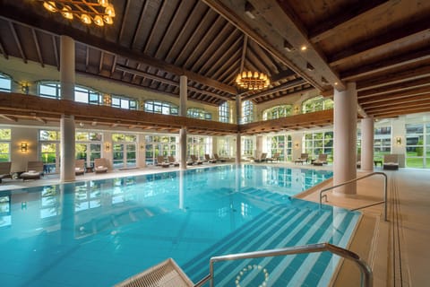 Indoor/outdoor pool
