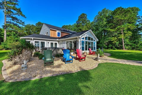 Blounts Creek Vacation Rental | 6BR | 3.5BA | 4,112 Sq Ft | Steps to Access