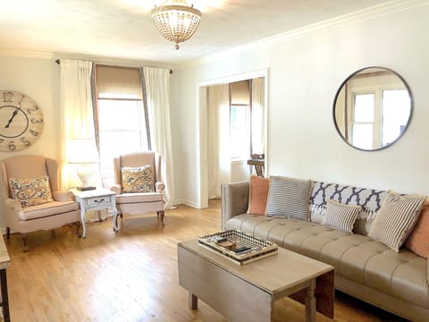 Entire home, yard, and private drive djust for you!