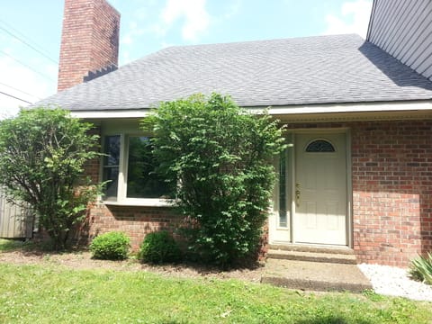 Iris Inn -
Street View