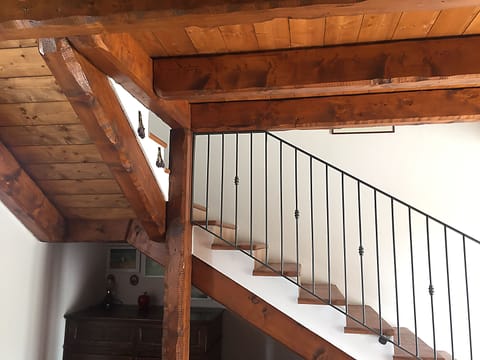 Duplex, 2 Bedrooms, Non Smoking (Apt 2) | Rollaway beds, bed sheets