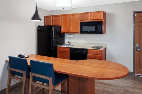 In-room safe, desk, iron/ironing board, free WiFi