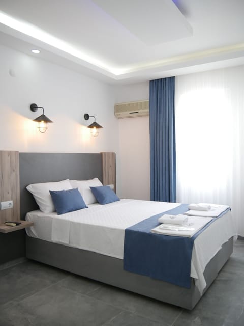 Standard Double Room | Desk, free WiFi, bed sheets