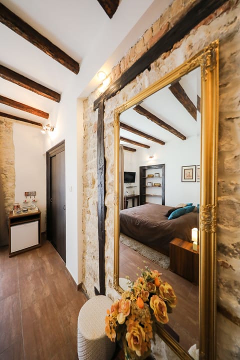 Double Room | Minibar, in-room safe, desk, soundproofing