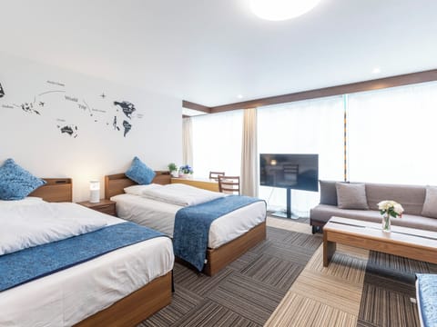 [Non Smoking] Family Room (Up to 6 People) | Desk, blackout drapes, soundproofing, free WiFi