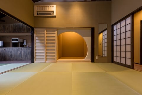 Private Vacation Home (Please reply to the email from this property) | In-room safe, iron/ironing board, free WiFi