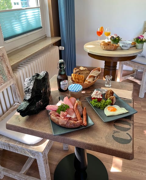 Daily cooked-to-order breakfast for a fee