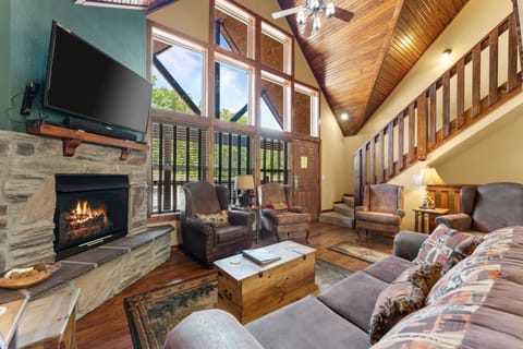 Cabin, 6 Bedrooms | Interior