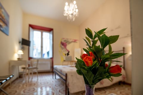 Double Room (Rossa) | Down comforters, individually decorated, individually furnished, desk