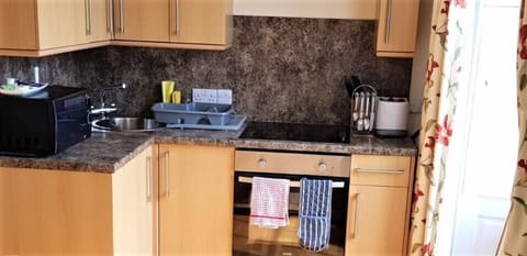 Coffee/tea maker, electric kettle