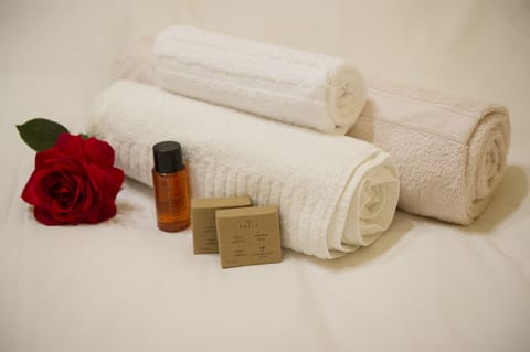 Double Room, Shared Bathroom | Bathroom amenities | Shower, deep soaking tub, free toiletries, bathrobes