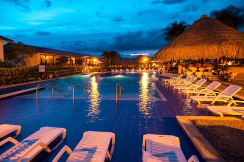 3 outdoor pools, pool umbrellas, sun loungers
