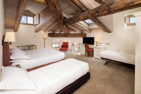 Egyptian cotton sheets, premium bedding, down comforters