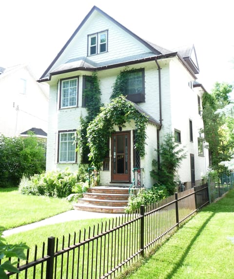 Front of the house in Summer.
