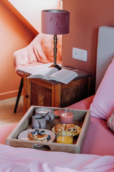 Deluxe Double Room (Deus) | Desk, laptop workspace, soundproofing, WiFi (free)