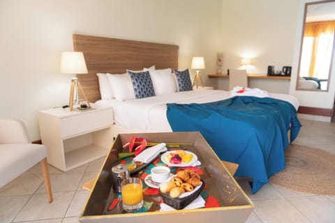 Chambre Superieure | Premium bedding, minibar, in-room safe, desk