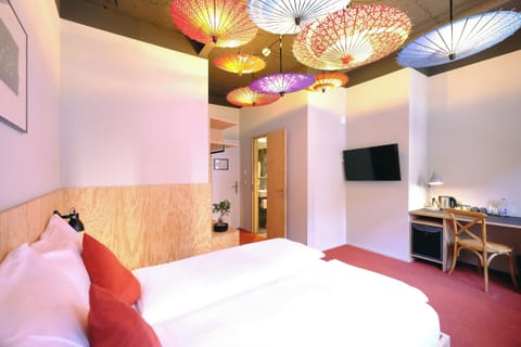 Deluxe Double Room | Desk, laptop workspace, iron/ironing board, free WiFi