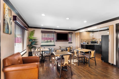 Free continental breakfast