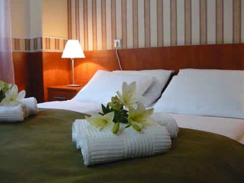 In-room safe, desk, iron/ironing board, free WiFi