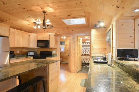 beautiful kitchen with granite countertops 
