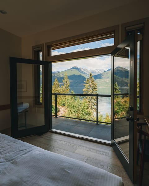 House, Private Bathroom, Lake View (Entire Home) | View from property