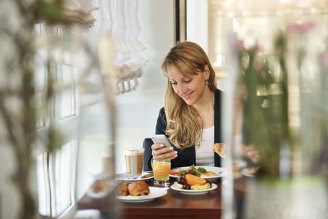 Daily buffet breakfast for a fee