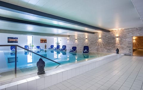 2 indoor pools, seasonal outdoor pool, sun loungers
