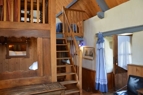 Family Room (Basse) | Desk, iron/ironing board, free WiFi, bed sheets