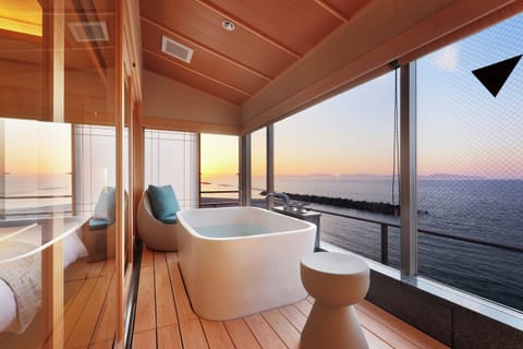 View Bath Twin Modern Japanese-style Room (Non smoking), Meals in the restaurant | Beach/ocean view