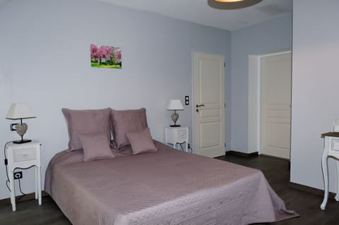 Superior Double Room (Chambre aux Cygnes) | Premium bedding, individually decorated, individually furnished