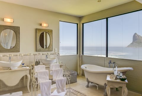 2 Bedroom Luxury Suite | Bathroom | Separate tub and shower, deep soaking tub, free toiletries, hair dryer