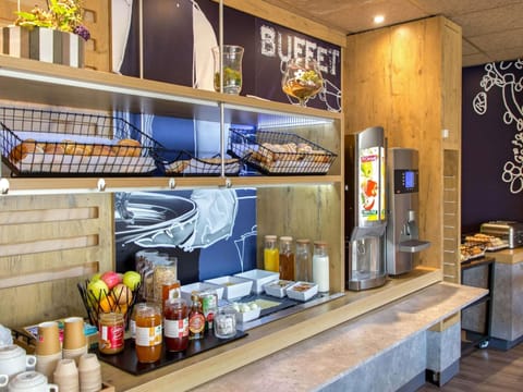 Daily buffet breakfast for a fee