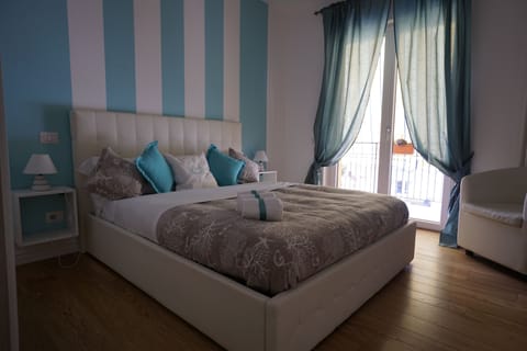 Double Room, 1 Queen Bed, Balcony (Regina Giovanna) | Premium bedding, minibar, in-room safe, desk