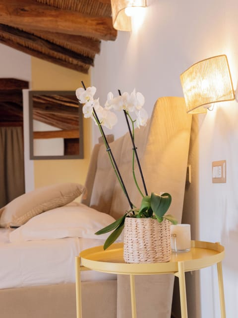 Junior Suite | 1 bedroom, minibar, desk, WiFi