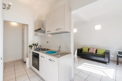 Basic Apartment, 2 Bedrooms | Private kitchenette | Fridge, microwave, oven, stovetop