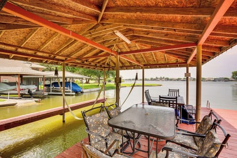 Granbury Vacation Rental | 2BR | 2.5BA | 2,000 Sq Ft | 3 Steps for Entry