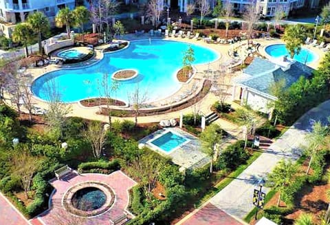 BEAUTIFUL AERIAL VIEW OF THE POOL!