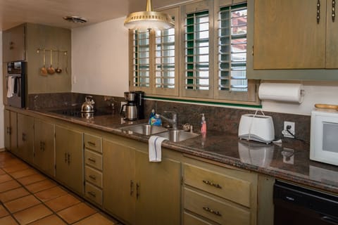 Kitchen with Large Countertop Space and Full Size Appliances