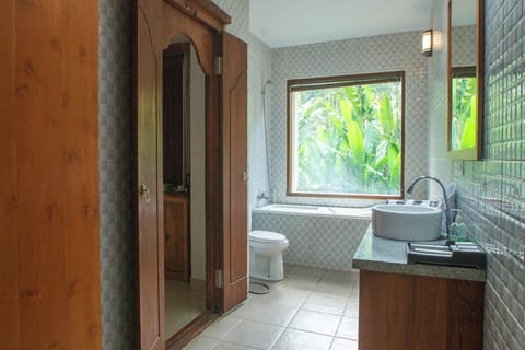 Villa, Private Pool | Bathroom | Free toiletries, hair dryer, towels