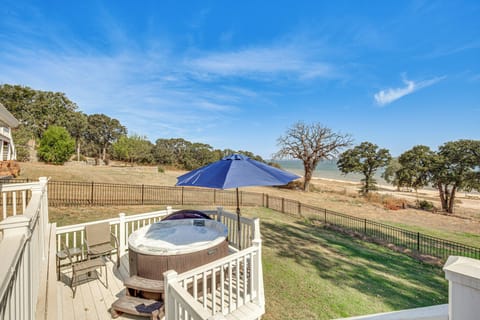 Kingston Vacation Rental | 3BR | 2.5BA | Step-Free Access | 1,639 Sq Ft