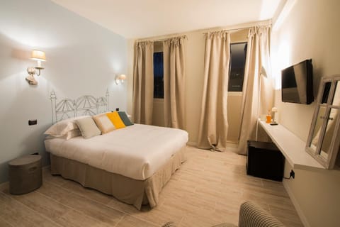 Desk, free cribs/infant beds, free WiFi, wheelchair access